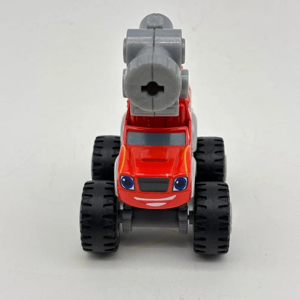 Blaze and the Monster Machines Fire Truck with Hose 3